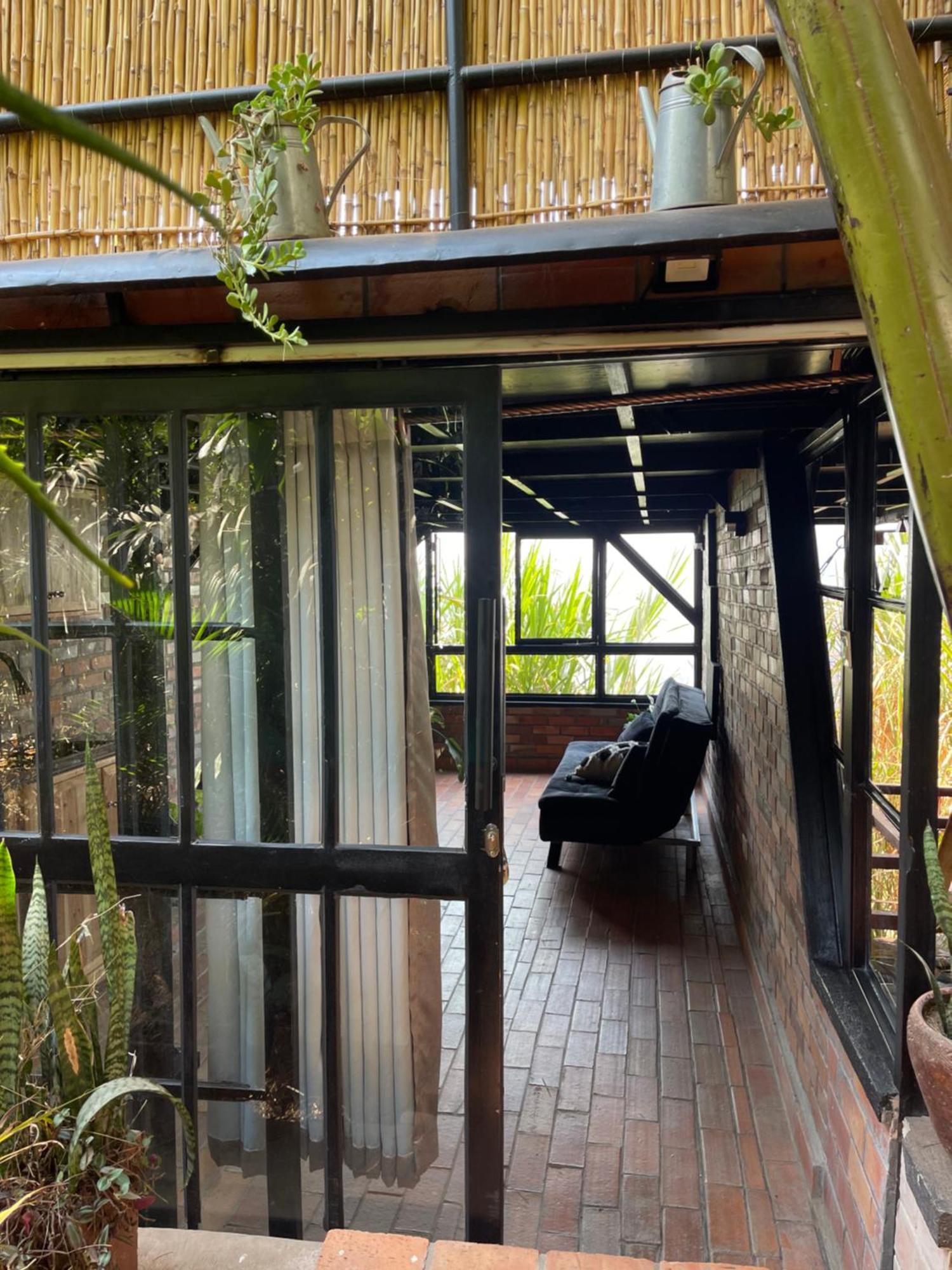 Eagle View Lodge - Кигали Экстерьер фото